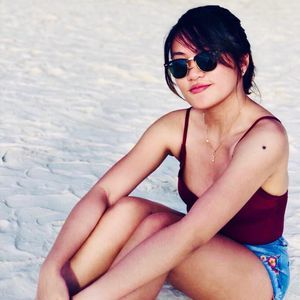 Meet your Posher, Emjae